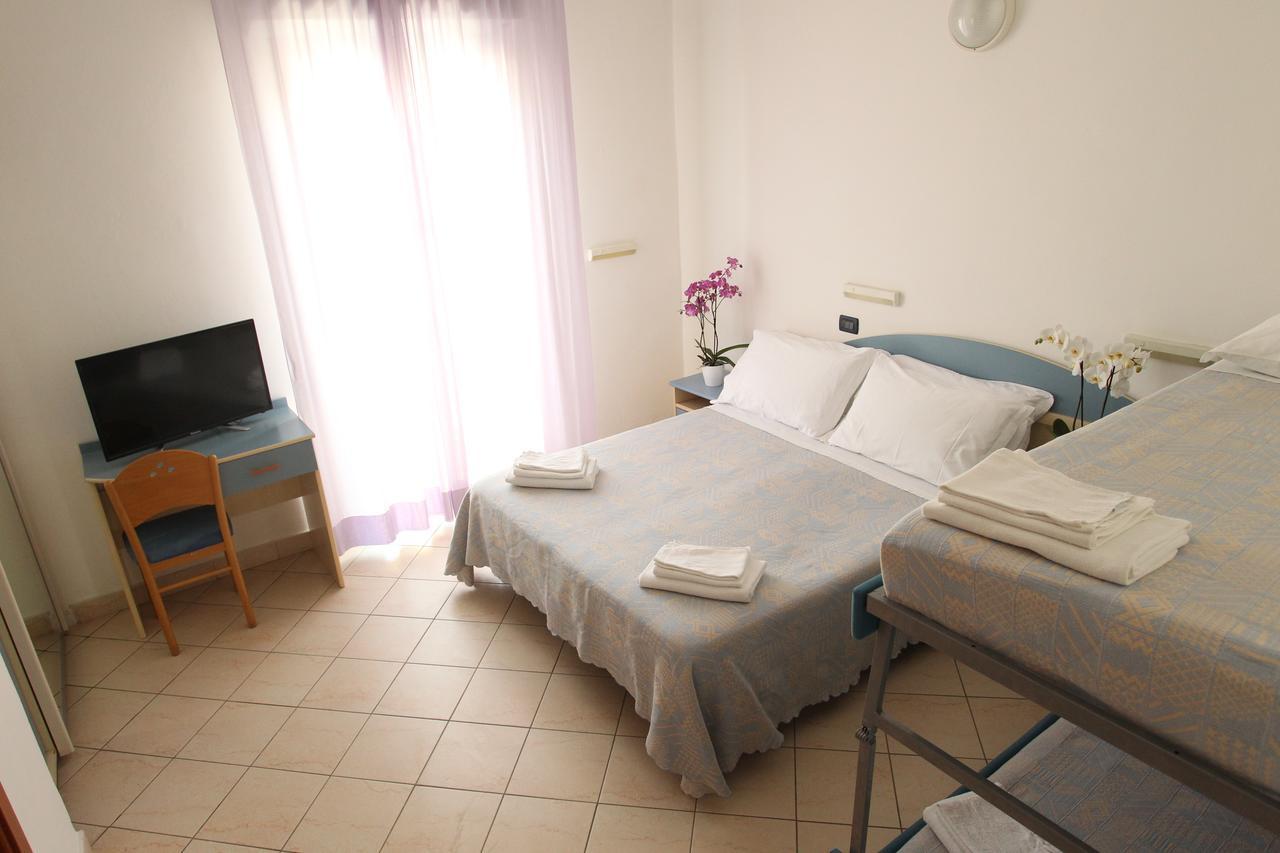 Hotel Giorg - Waterpark Included Rimini Dış mekan fotoğraf