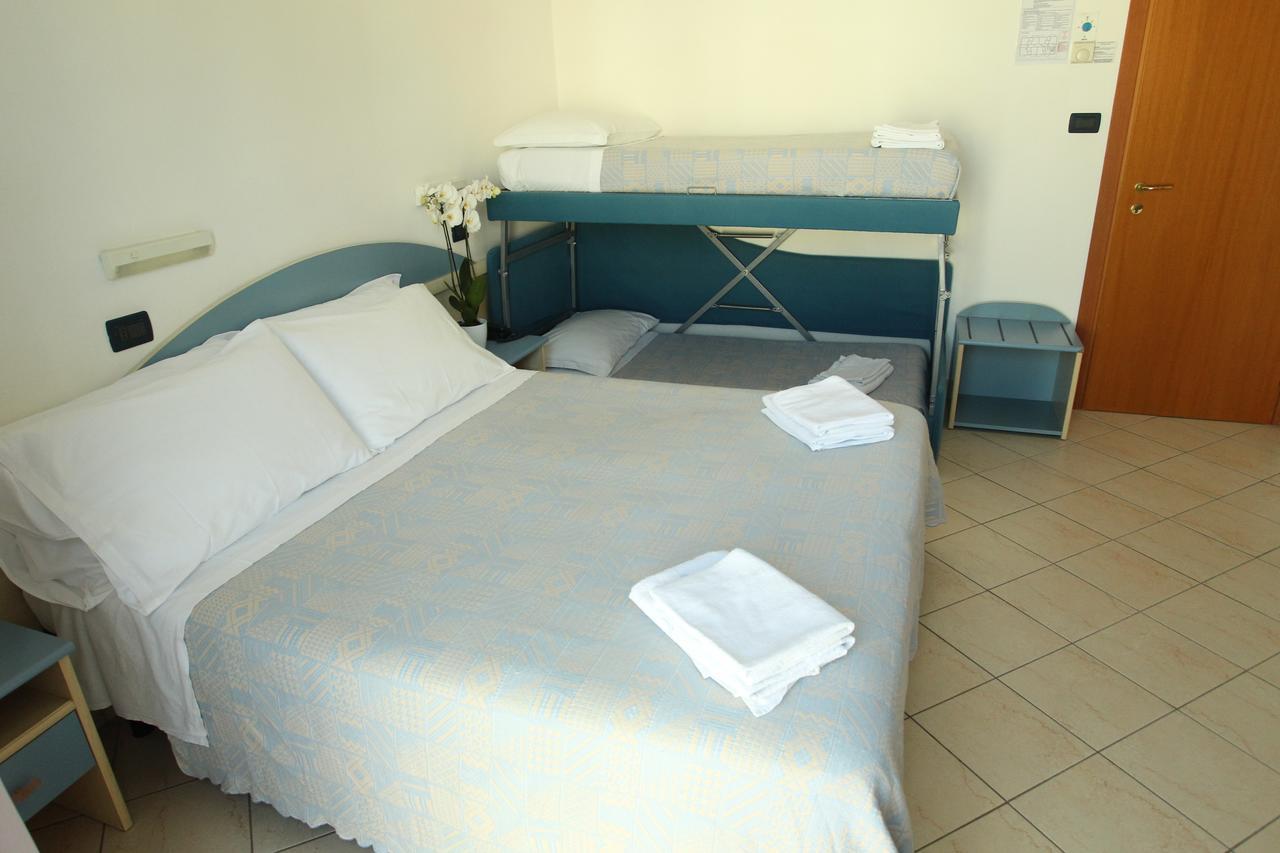 Hotel Giorg - Waterpark Included Rimini Dış mekan fotoğraf