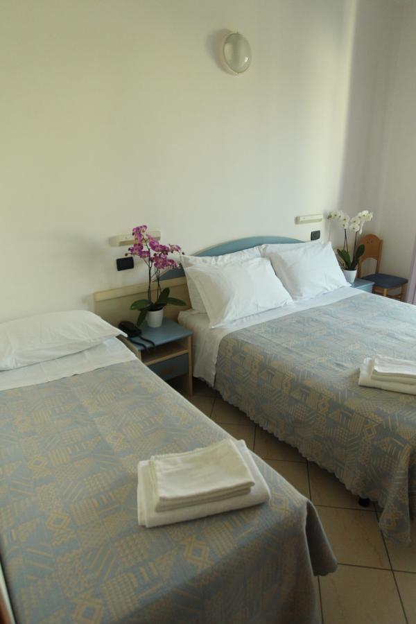 Hotel Giorg - Waterpark Included Rimini Dış mekan fotoğraf
